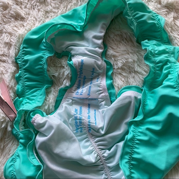 VS The Ruffle Cheeky - Picture 5 of 6